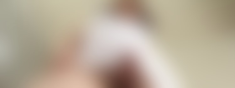 00569_UnderDesk