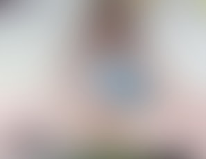 00712_KneesCocksucker